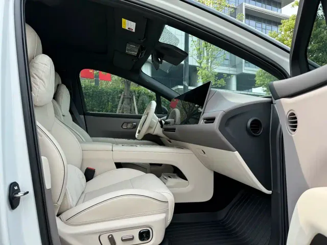 Li Auto i6 — Фото автомобиля 13