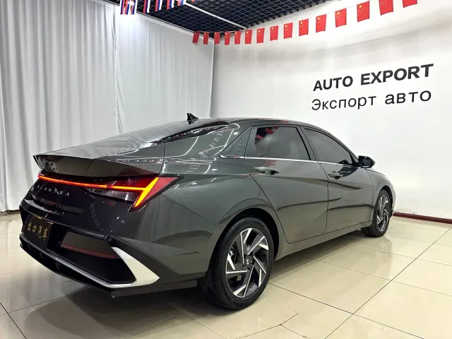 Hyundai Elantra — Фото автомобиля 4
