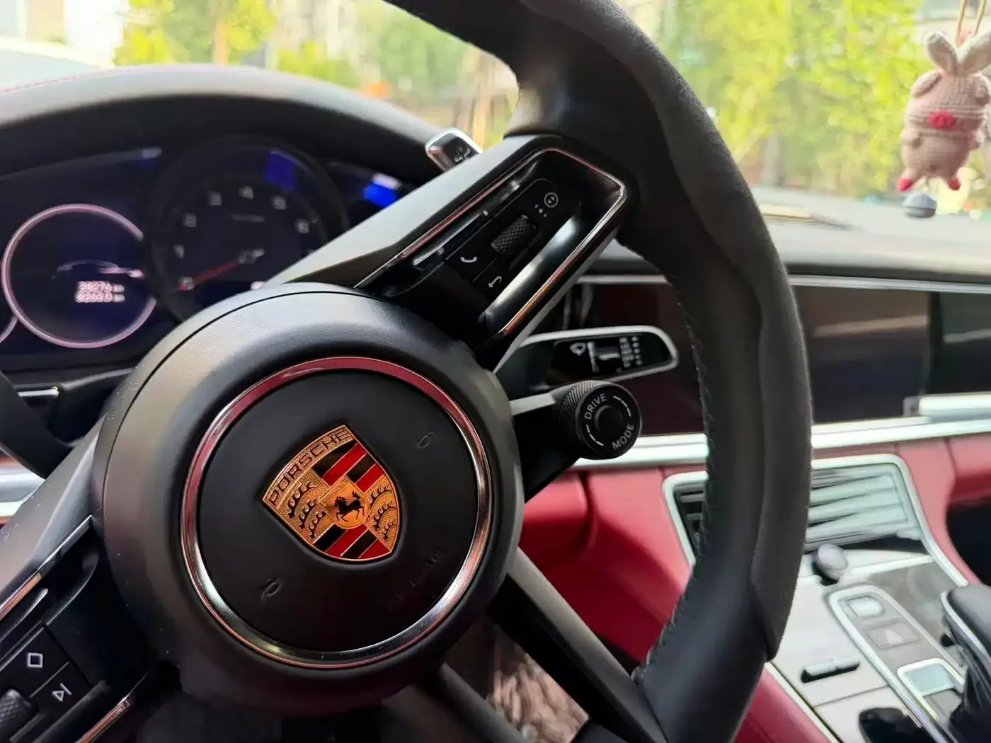 Porsche Panamera 2023 Panamera 4 Executive Long Wheelbase 2.9T — Фото автомобиля 7