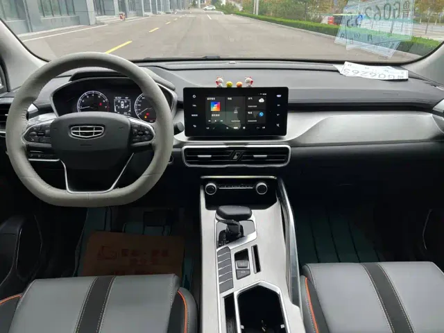 Geely Binyue — Фото автомобиля 8