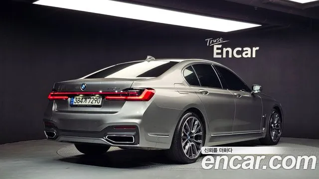 BMW 7-Series — Фото автомобиля 2