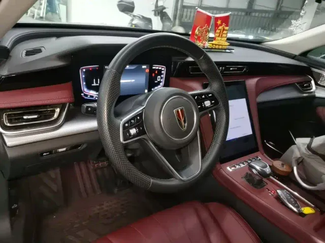Hongqi H5 — Фото автомобиля 9