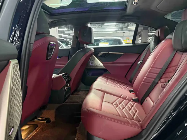 BMW 5 Series — Фото автомобиля 14