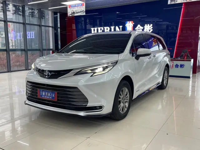 Toyota Sienna — Фото автомобиля 27