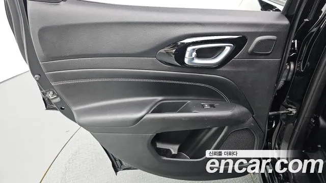 Jeep Compass — Фото автомобиля 14