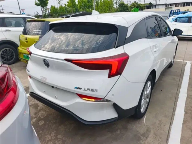 Buick Velite 6 — Фото автомобиля 5