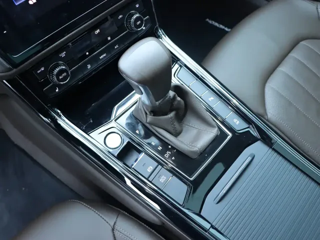 Volkswagen Phideon — Фото автомобиля 12