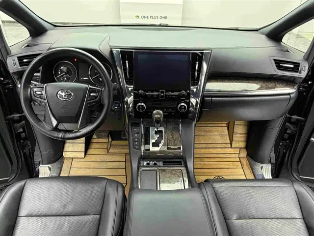 Toyota Vellfire — Фото автомобиля 8