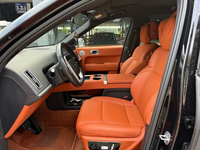 Li Auto L8 — Фото автомобиля 6