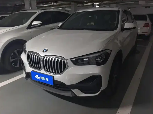 Фотография автомобиля — BMW X1