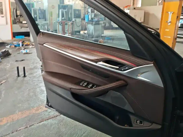 BMW 5 Series — Фото автомобиля 7
