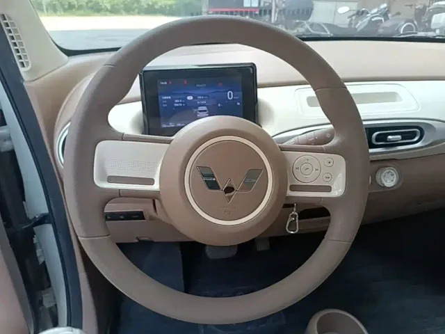 Wuling Hongguang Mini EV — Фото автомобиля 10
