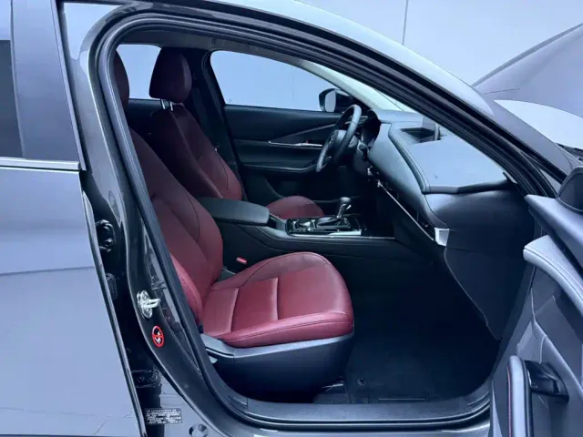 Mazda CX-30 — Фото автомобиля 21