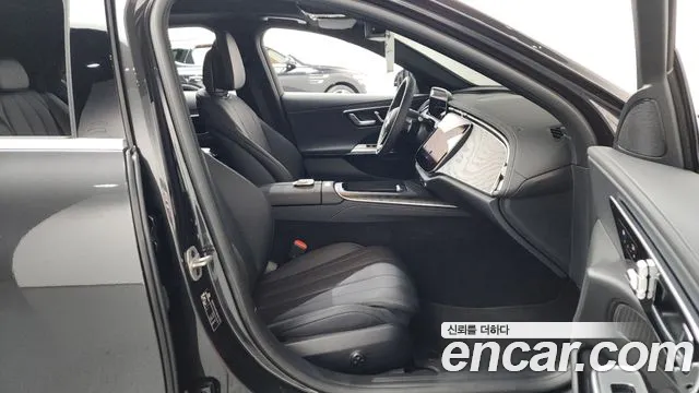 Mercedes-Benz E-Class — Фото автомобиля 19