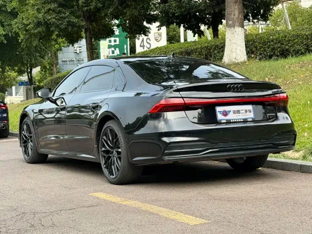 Audi A7L — Фото автомобиля 4