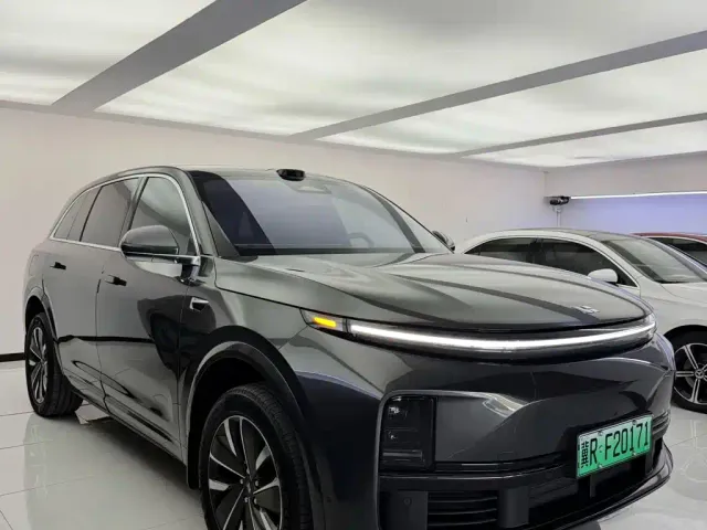 Li Auto L7 — Фото автомобиля 3