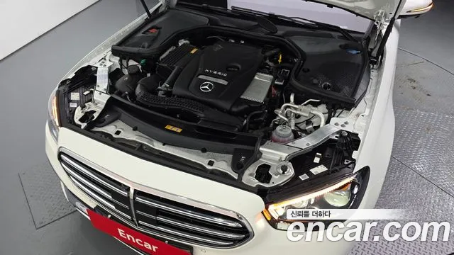 Mercedes-Benz E-Class — Фото автомобиля 5