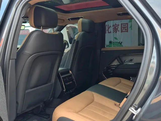 Land Rover Range Rover Sport — Фото автомобиля 9