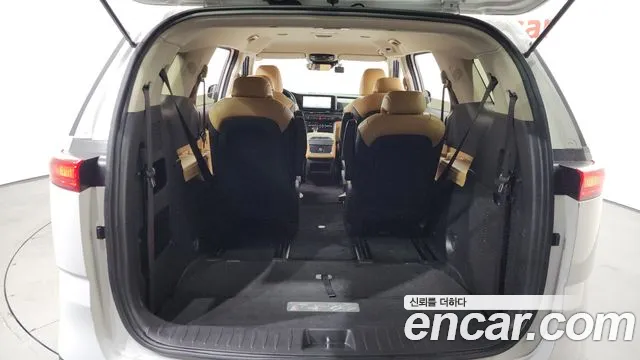 Kia Canival Carnival 4 поколение 9 мест Prestige — Фото автомобиля 20