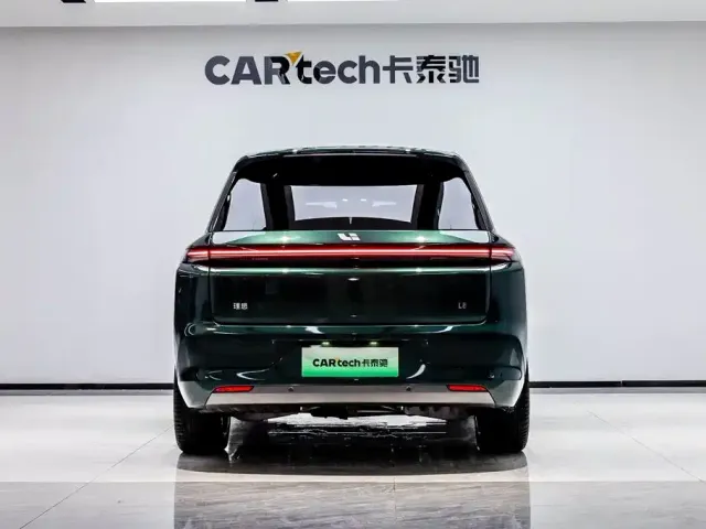 Li Auto Li L8 2025 Max Smart Renewal Edition — Фото автомобиля 3