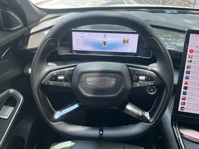 Geely Boyue — Фото автомобиля 18