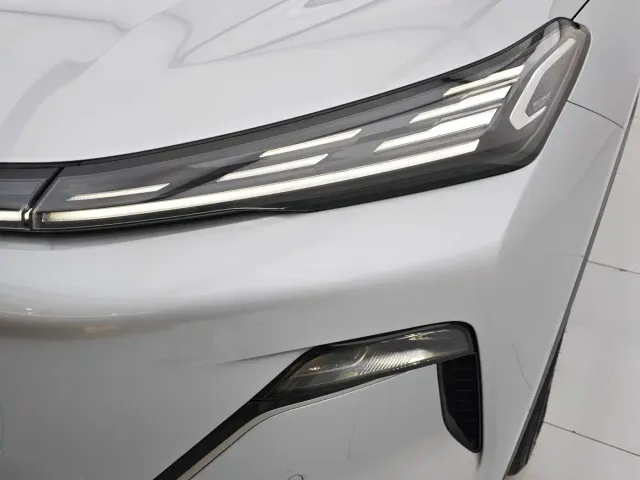 Geely Galaxy Starship 7 EM-i — Фото автомобиля 19