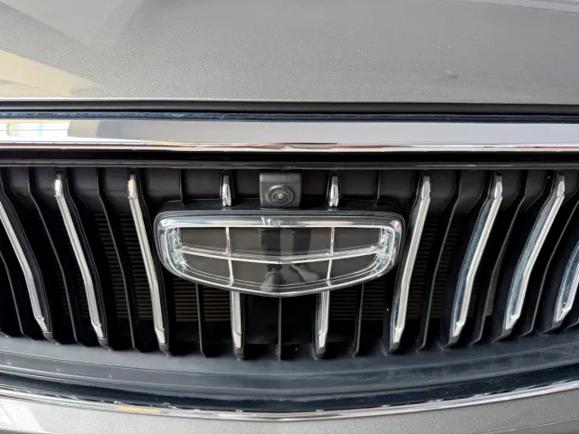 Geely Emgrand — Фото автомобиля 4