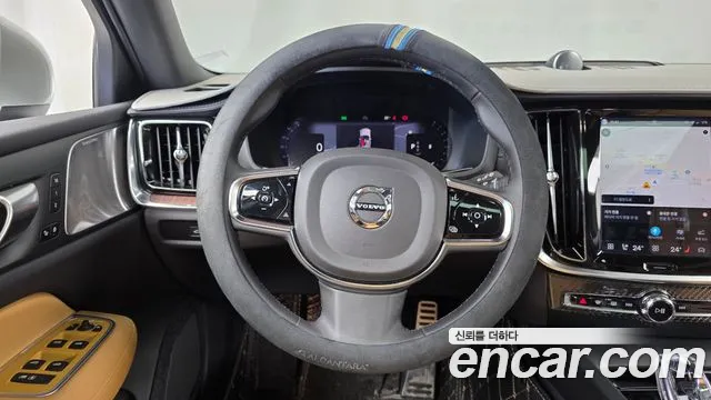 Volvo V60 Cross Country 2nd Gen — Фото автомобиля 18