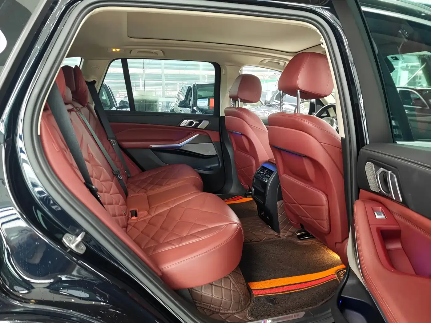 BMW BMW X5 2022 xDrive 30Li Premium M Sport Package — Фото автомобиля 15