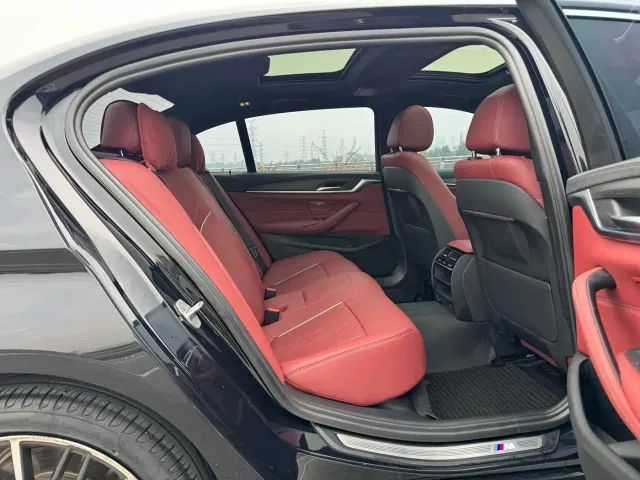 BMW 5 Series — Фото автомобиля 26