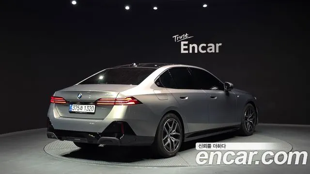 BMW 5-Series — Фото автомобиля 2