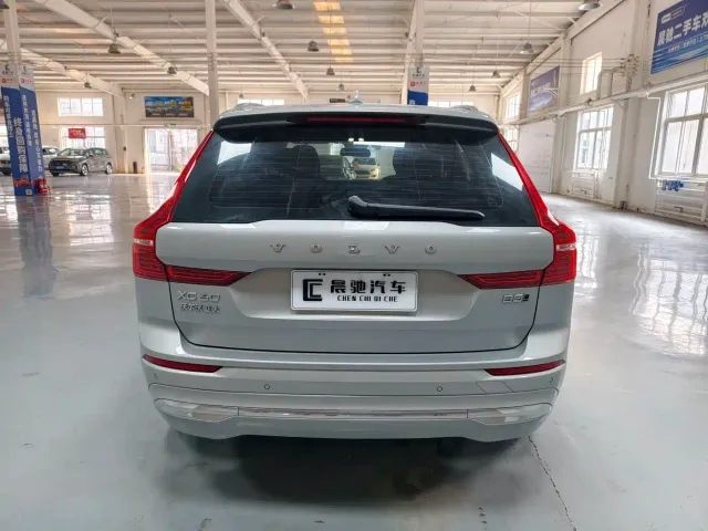 Volvo XC60 — Фото автомобиля 5