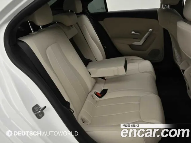 Mercedes-Benz A-Class — Фото автомобиля 12