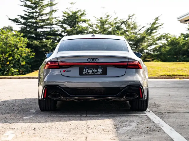 Audi RS 7 — Фото автомобиля 4