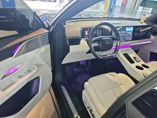 Xpeng G9 — Фото автомобиля 15