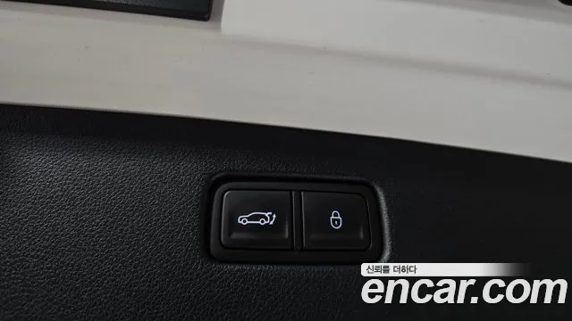 Genesis GV70 2.5T Бензин 2WD — Фото автомобиля 17