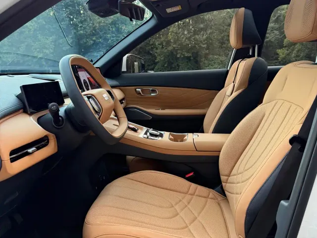 Geely Galaxy Starship 7 EM-i — Фото автомобиля 9