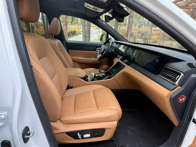 Li Auto ONE — Фото автомобиля 4