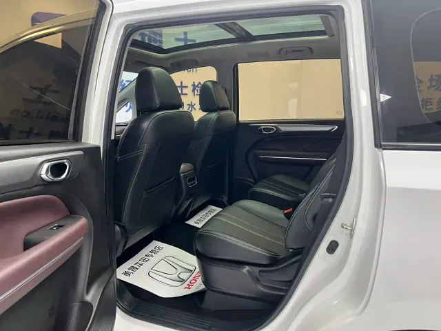 GAC Trumpchi M6 — Фото автомобиля 8