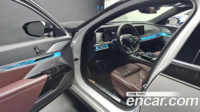 BMW i7 xDrive 60 M Sport — Фото автомобиля 9