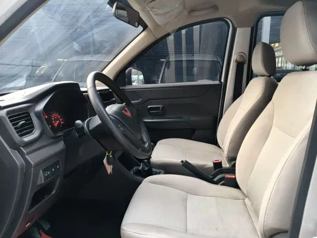 Wuling Hongguang V — Фото автомобиля 5