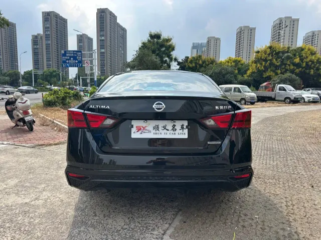 Nissan Teana — Фото автомобиля 5