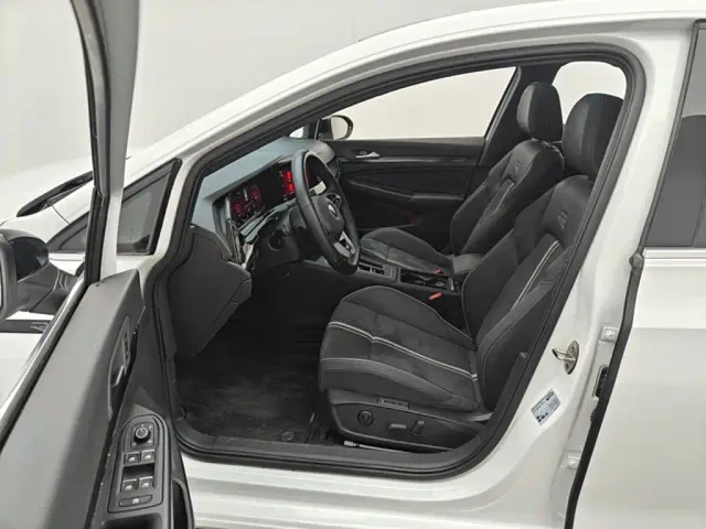 Volkswagen Golf 2023 Facelift 280TSI DSG R-Line Lite — Фото автомобиля 7