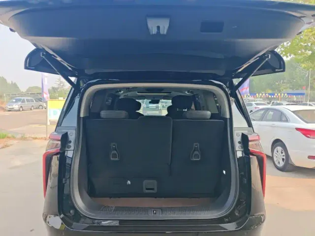 Maxus G90 — Фото автомобиля 18