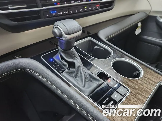 Toyota Sienna — Фото автомобиля 9