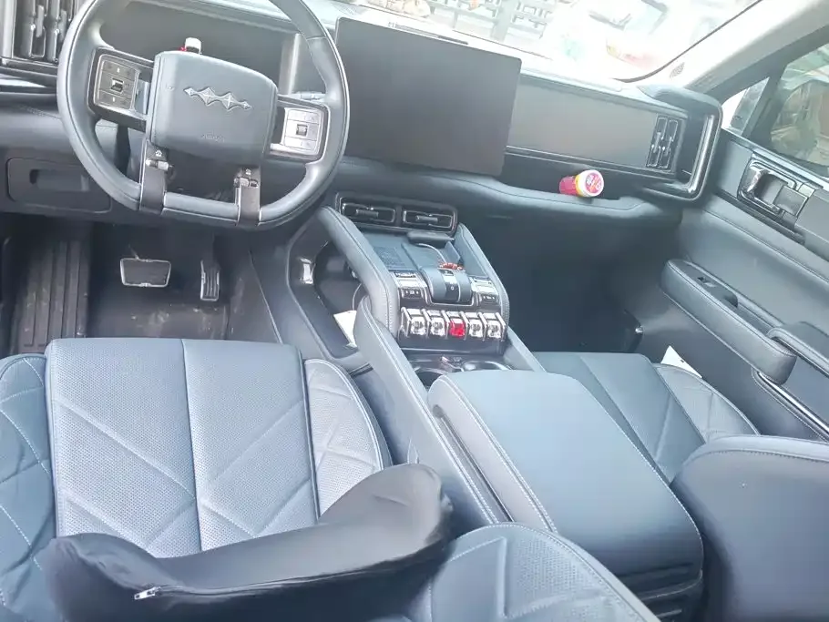 Fang Cheng Bao Leopard 5 2023 Explorer Edition — Фото автомобиля 16