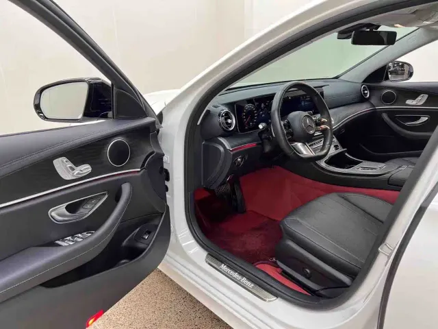 Mercedes-Benz E-Class — Фото автомобиля 7