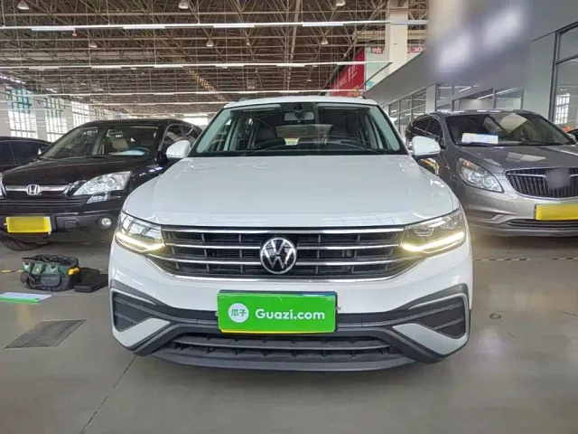Volkswagen Tiguan L — Фото автомобиля 2