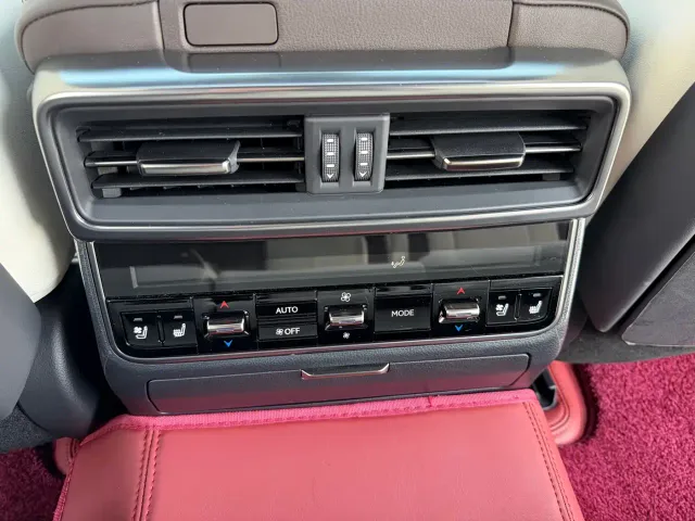 Lexus LX — Фото автомобиля 14