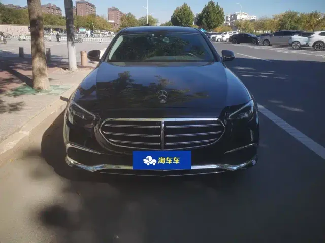 Mercedes-Benz E-Class — Фото автомобиля 2